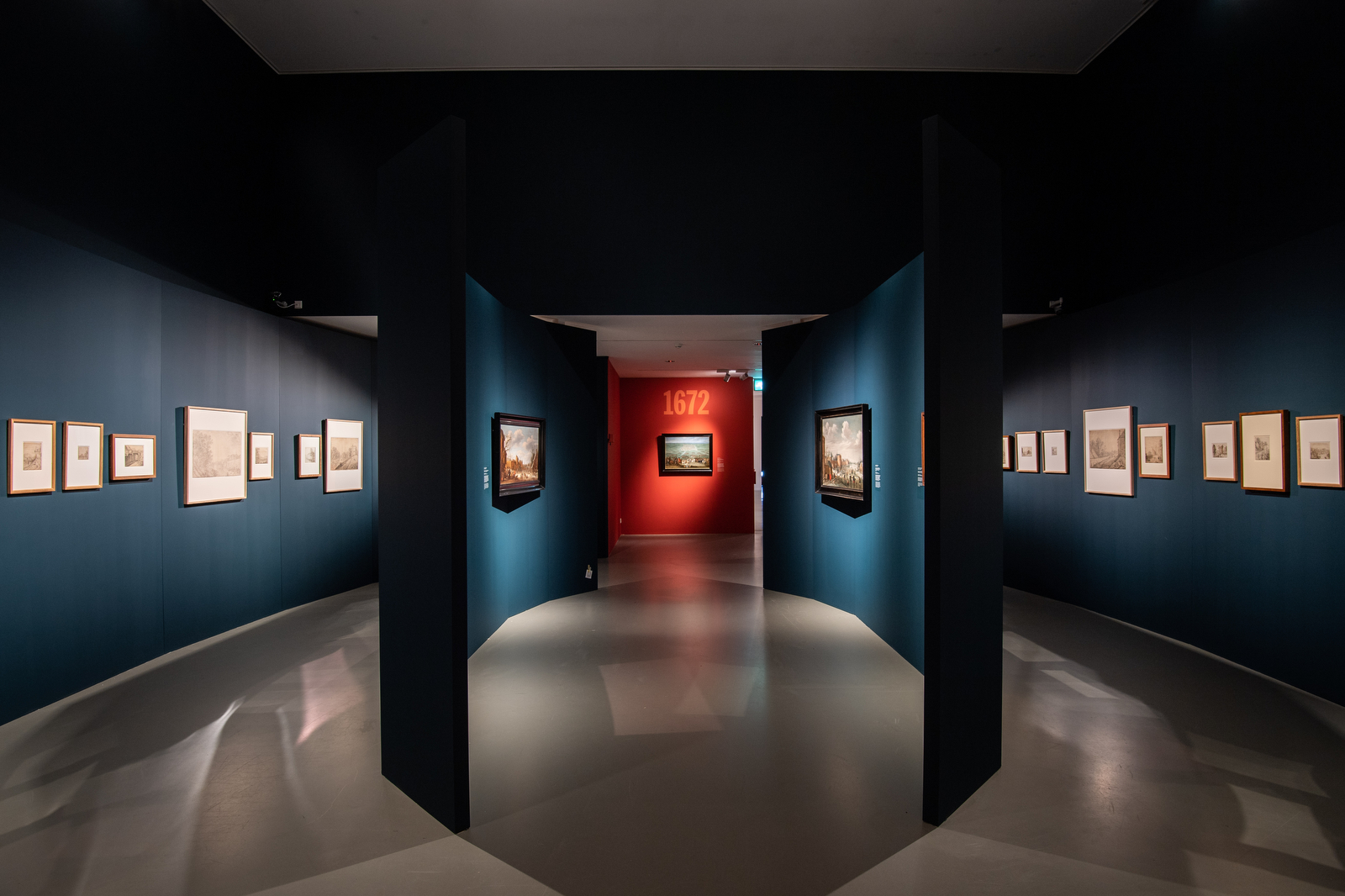 Expo: De Ommuurde Stad - R. De Selby